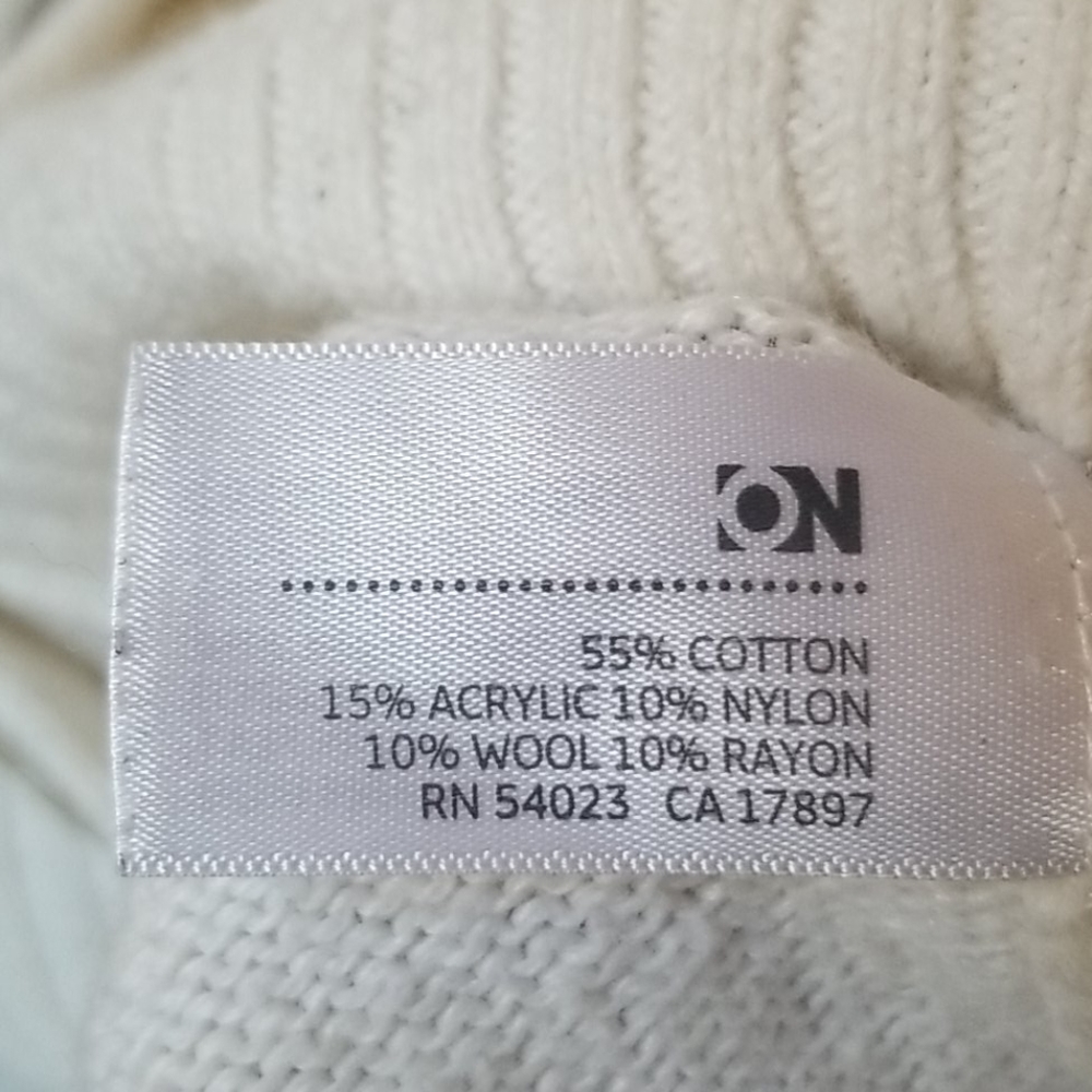 Buttoned sweater - Picture 8 of 8